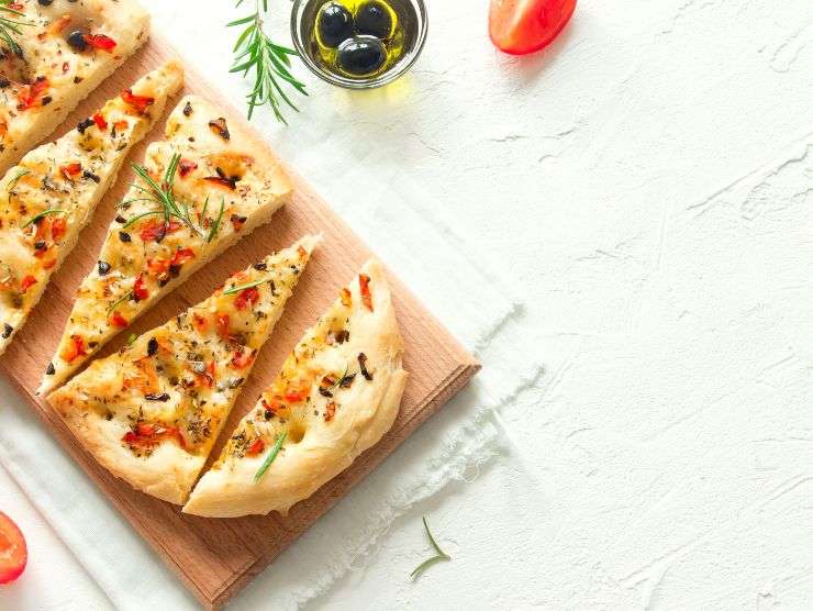 ricetta focaccia croccante