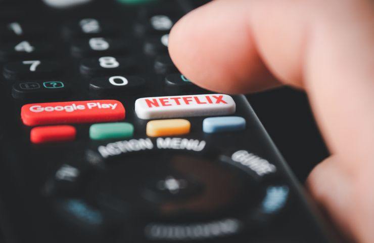 abbonamento netflix condiviso legalmente